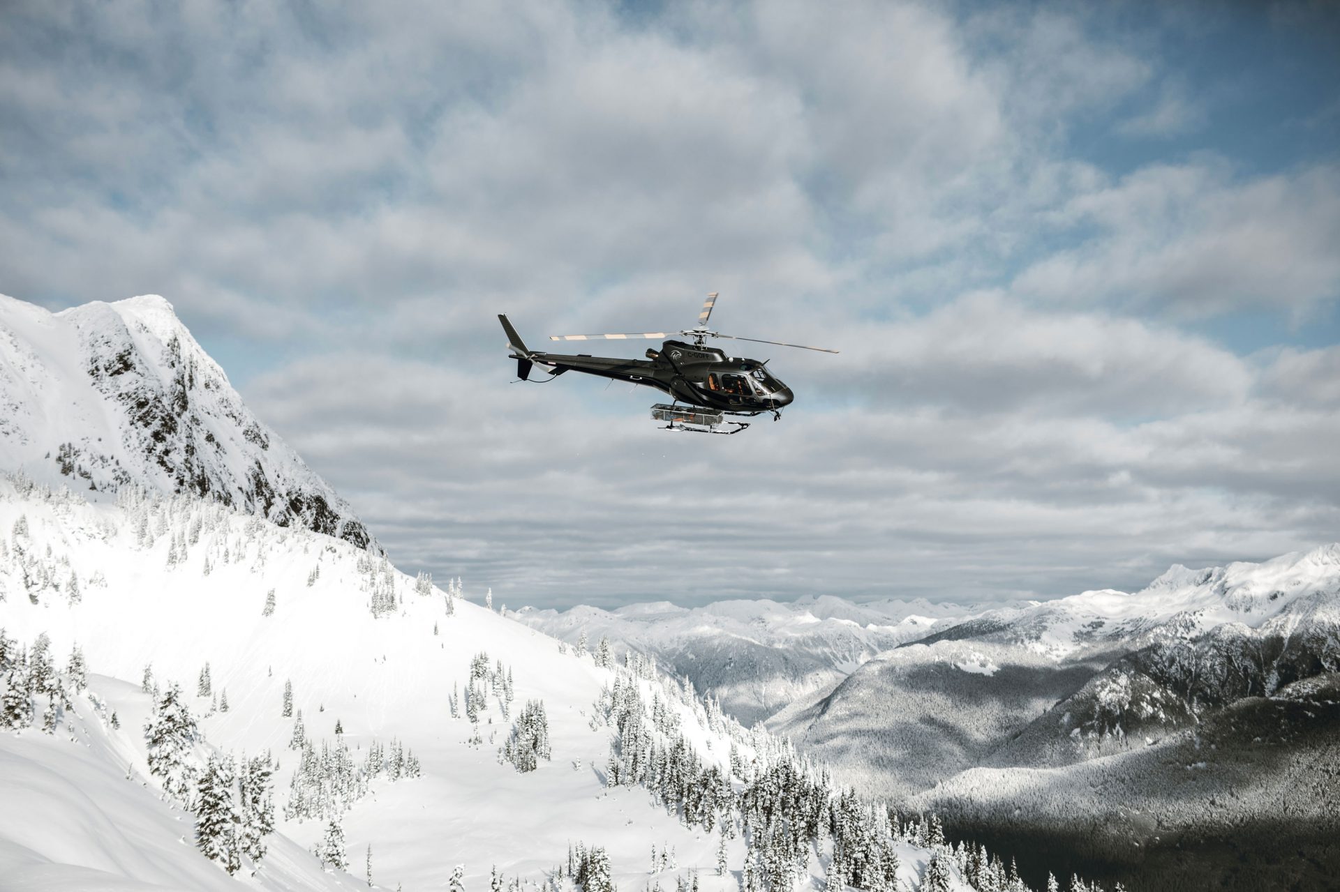 Librico Helicopters' Falcon on the WIld West experience